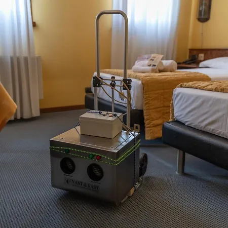Szálloda Siros 2*